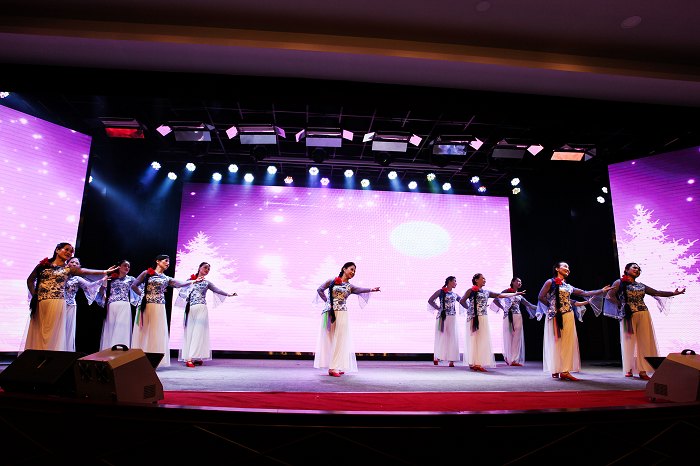 5、形体舞蹈《又见北风吹�?.jpg
