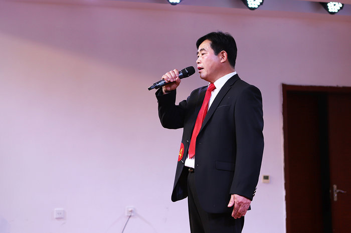 14-王 鹏:男声独唱《想你的时候问月亮》.jpg 14-王 鹏:男声独唱《想你的时候问月亮》.jpg