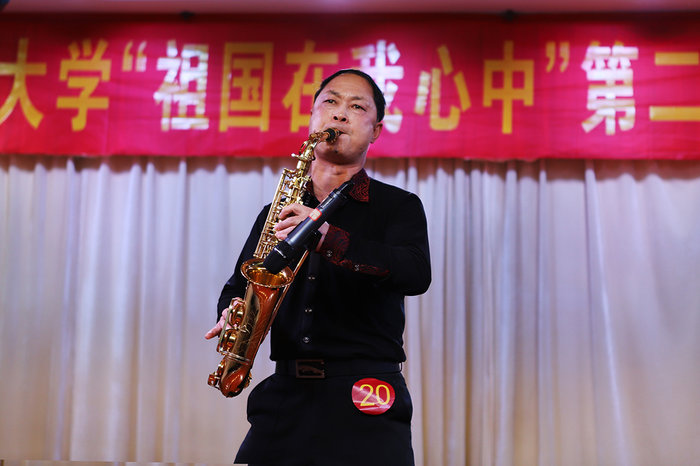 -郭 明:萨克斯演奏《山丹丹花开红艳艳》.jpg -郭 明:萨克斯演奏《山丹丹花开红艳艳》.jpg