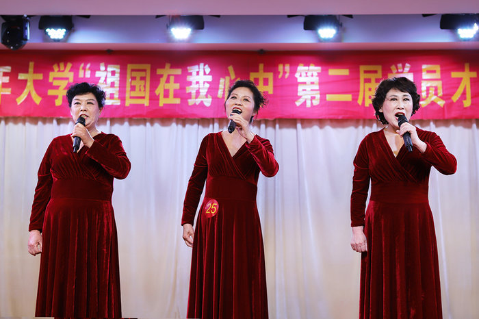 25-金德玲、张运玲、董淑玲:三重唱《微山湖》.jpg 25-金德玲、张运玲、董淑玲:三重唱《微山湖》.jpg