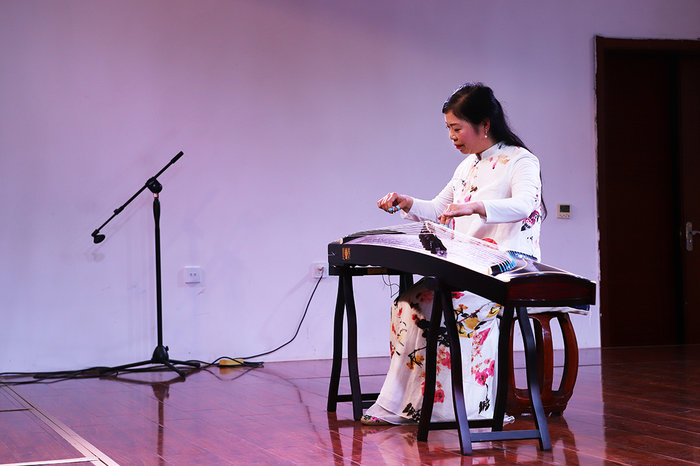 28-邰曙光:古筝演奏《渔舟唱晚》.jpg 28-邰曙光:古筝演奏《渔舟唱晚》.jpg